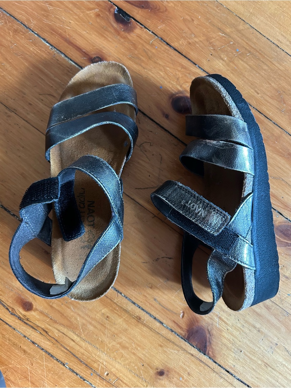 Naot Kayla wedge sandals 37 metallic
